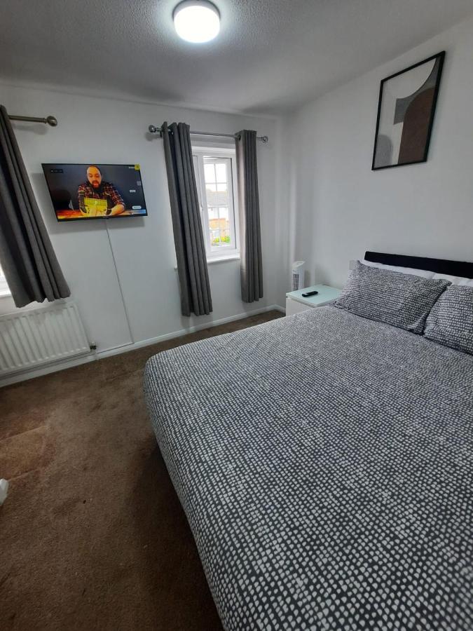 Two Bedroom Luxury House Thamesmead  Exterior photo