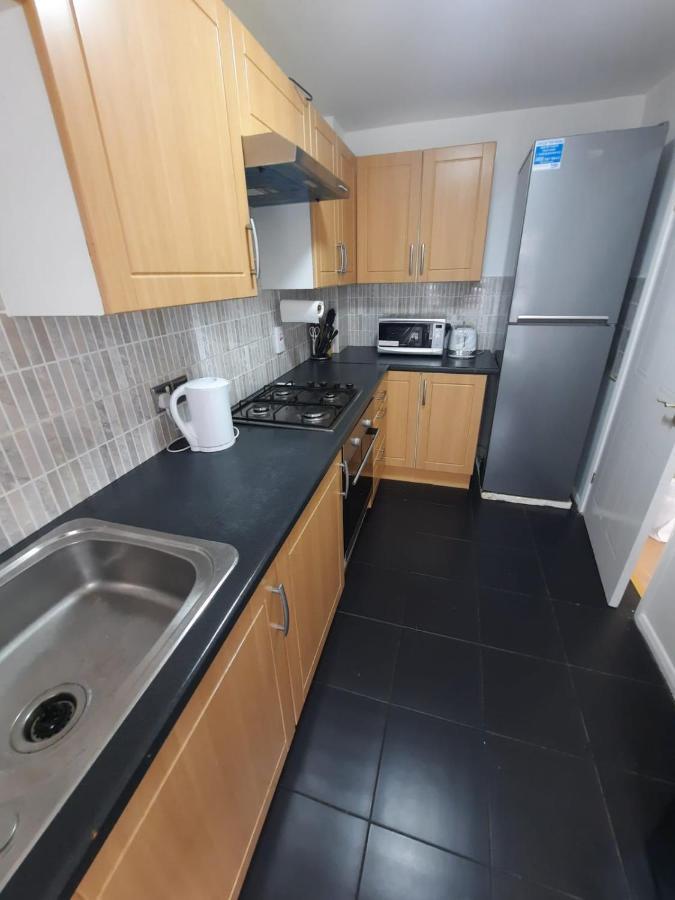 Two Bedroom Luxury House Thamesmead  Exterior photo